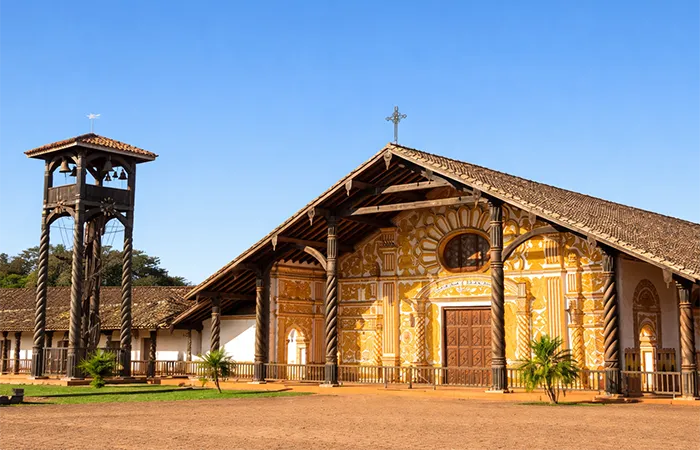 Jesuitenmissionen Chiquitania: Historische Jesuitenkirche aus Holz in Ostbolivien