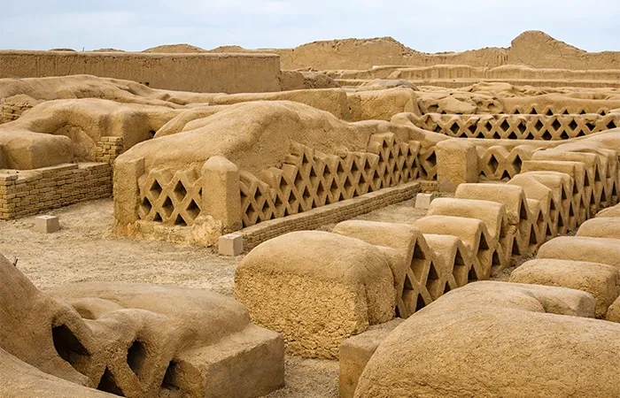 Lehmstadt Chan Chan bei Trujillo, historische Ruinen der Chimú-Kultur
